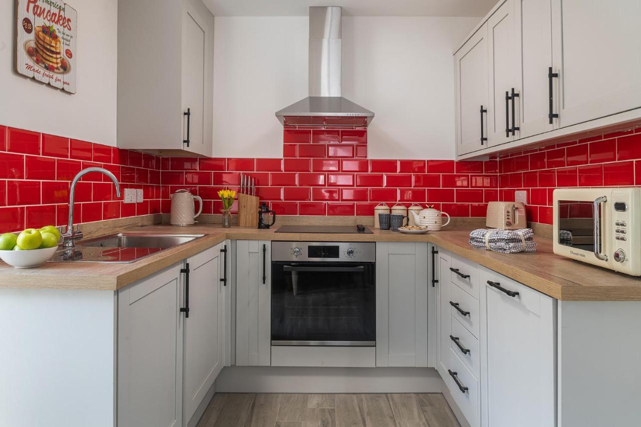 New Luxurious Escape Charming Dog Friendly Holiday home
