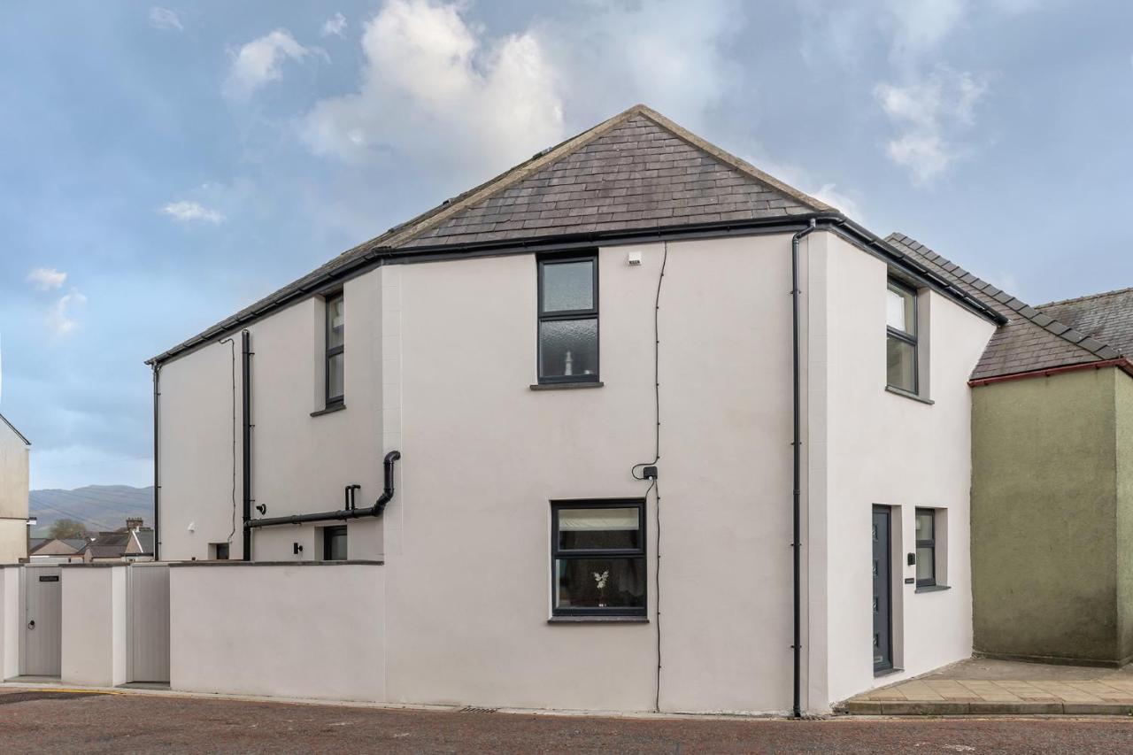 New Luxurious Escape Charming Dog Friendly Holiday home